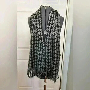 VTG #herringbonescarf #herringbone #grayblackherringbone scarf
